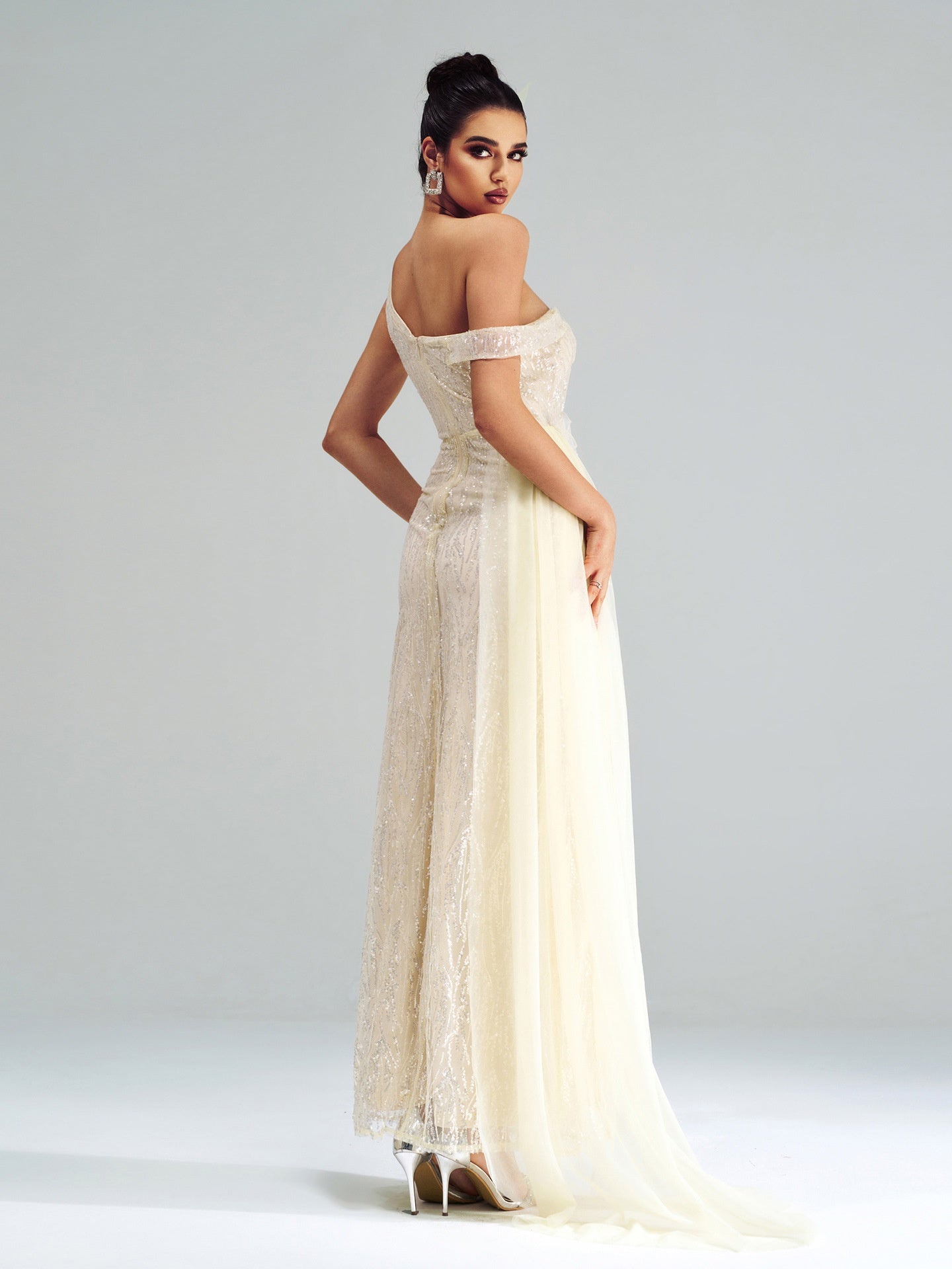 Sleeveless Asymmetric Neck Banquet Evening Gown
