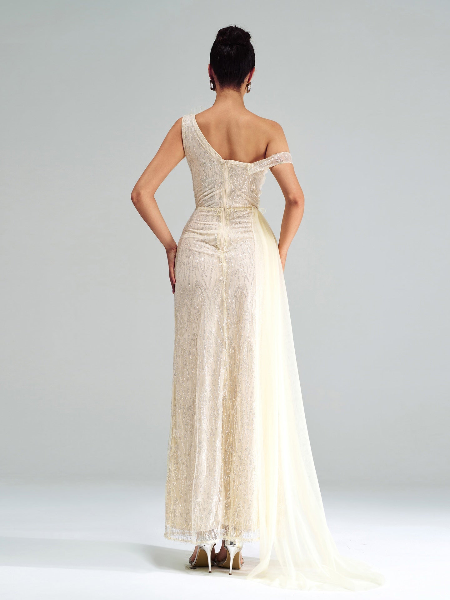 Sleeveless Asymmetric Neck Banquet Evening Gown